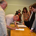 Firma de convenios entre municipio e instituciones