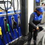 YPF baja hasta un 3,2% naftas y gasoil