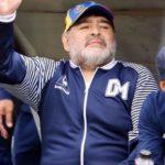 Los hinchas de Gimnasia piden por Maradona