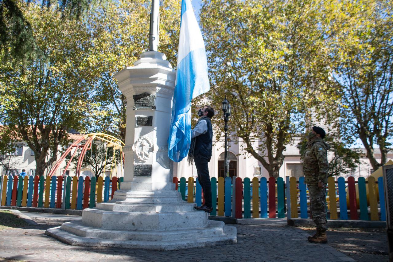 Se realizó el acto por el día del Himno Nacional Argentino en plaza San Martín