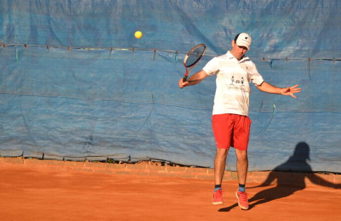 Daniel Martínez se consagró campeón del Torneo de Tenis del Sport Club. Imágenes de colección