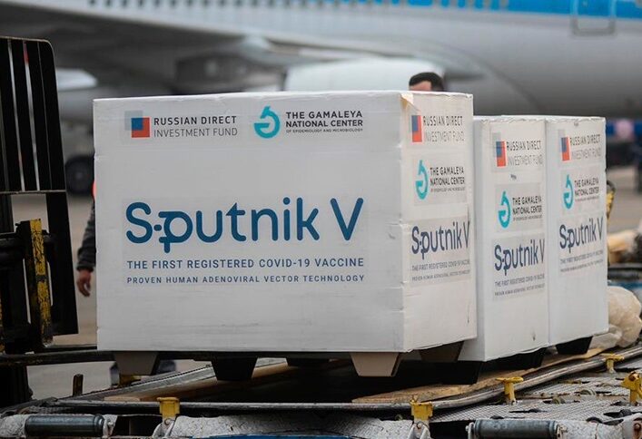 Llegaron al país otras 550 mil vacunas Sputnik V del segundo componente