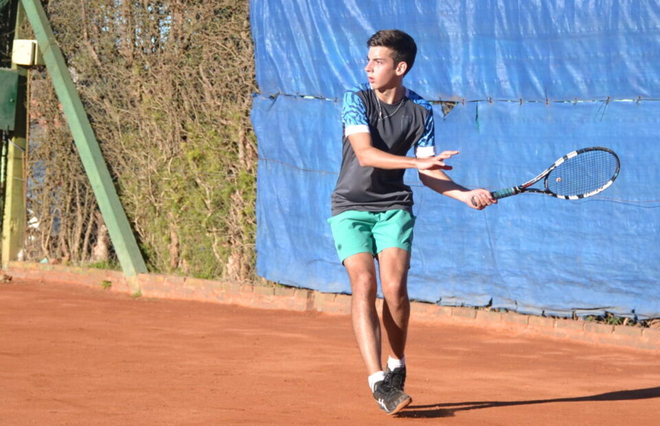 “Manu” Sánchez se quedó con el Torneo de Singles “A” del Sport Club