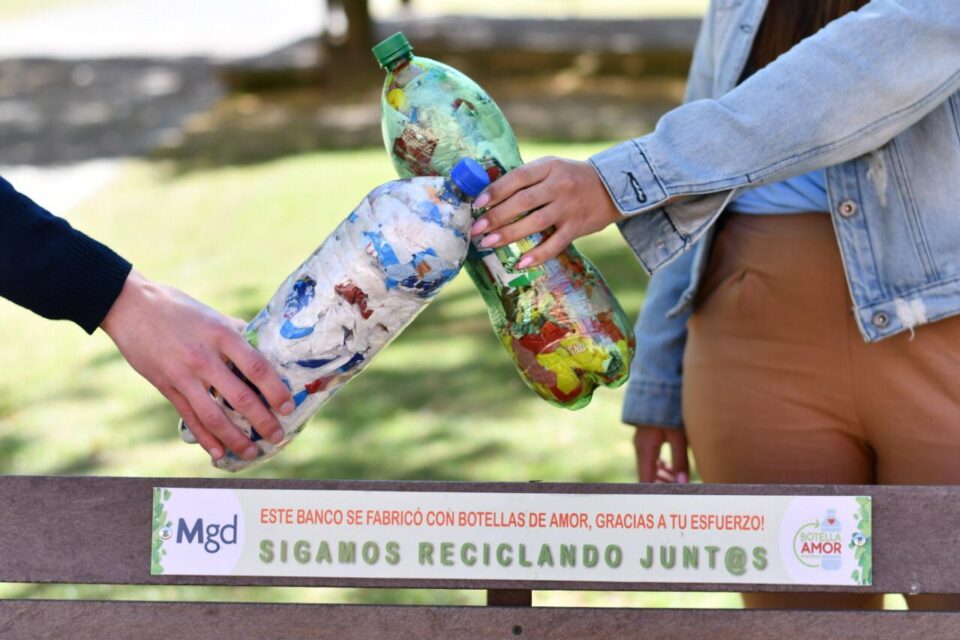 Declaran de interés municipal a las “botellas de amor”