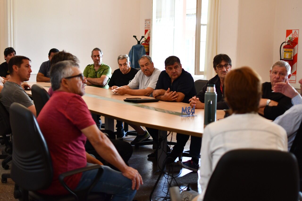 El Intendente Peluso se reunió con los taxistas: “Nos comprometimos a realizar las inversiones necesarias”