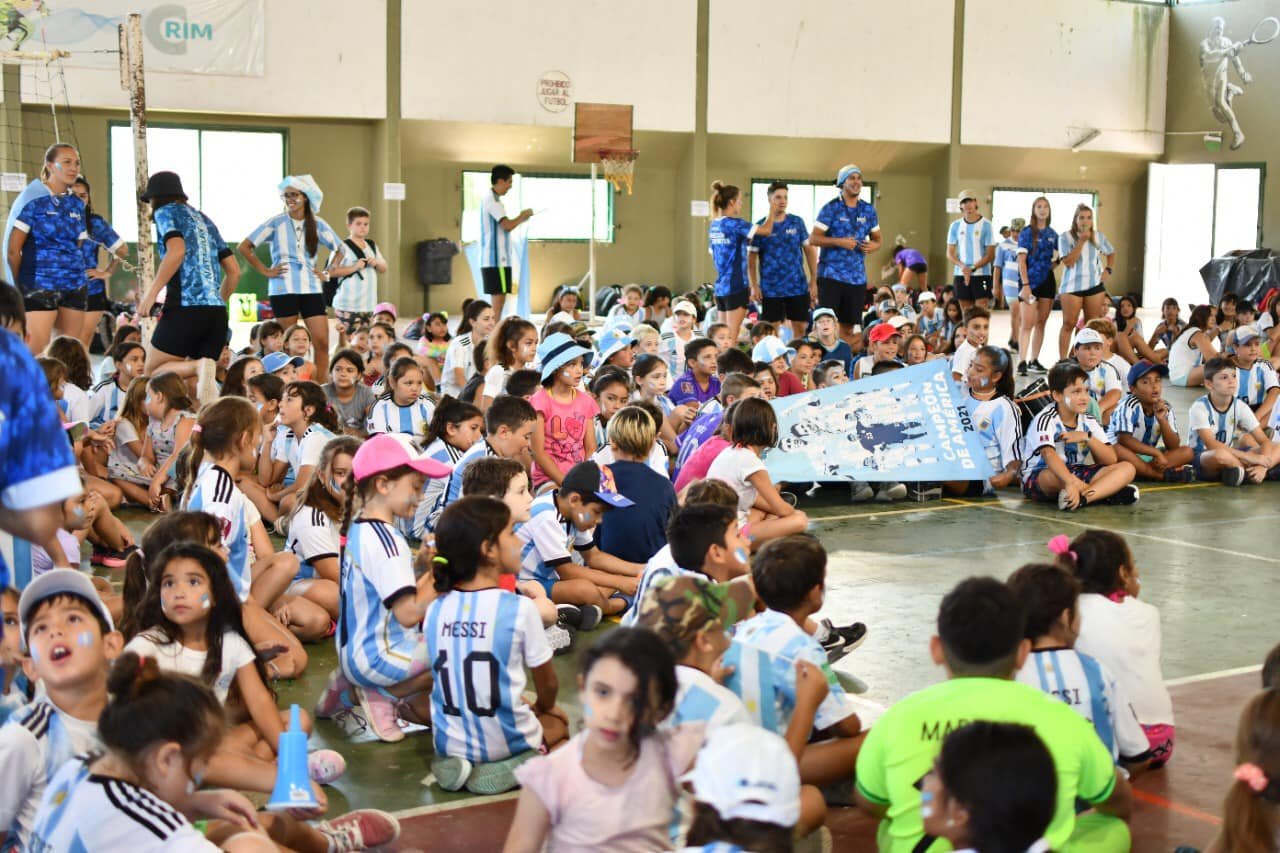 Gran arranque de la colonia municipal de verano