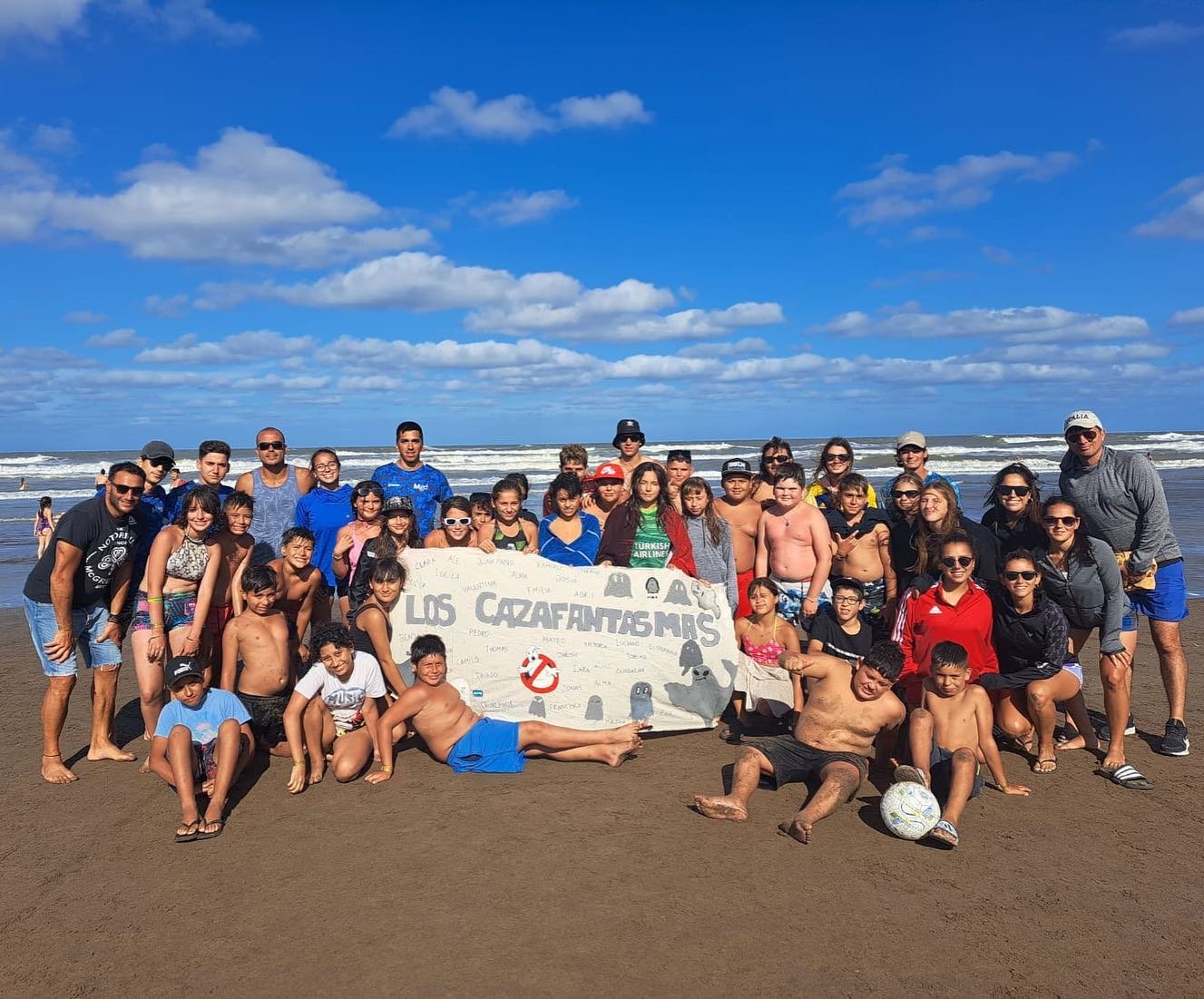 La colonia deportiva municipal viajó a la costa