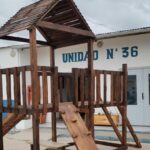 Internos de la U36 Magdalena donaron un magrullo para patio de juegos en la Escuela 21 del Paraje Starace