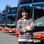 La historia de Marthina Eyrea Irazú, la primera mujer que manejará un micro en las calles de La Plata