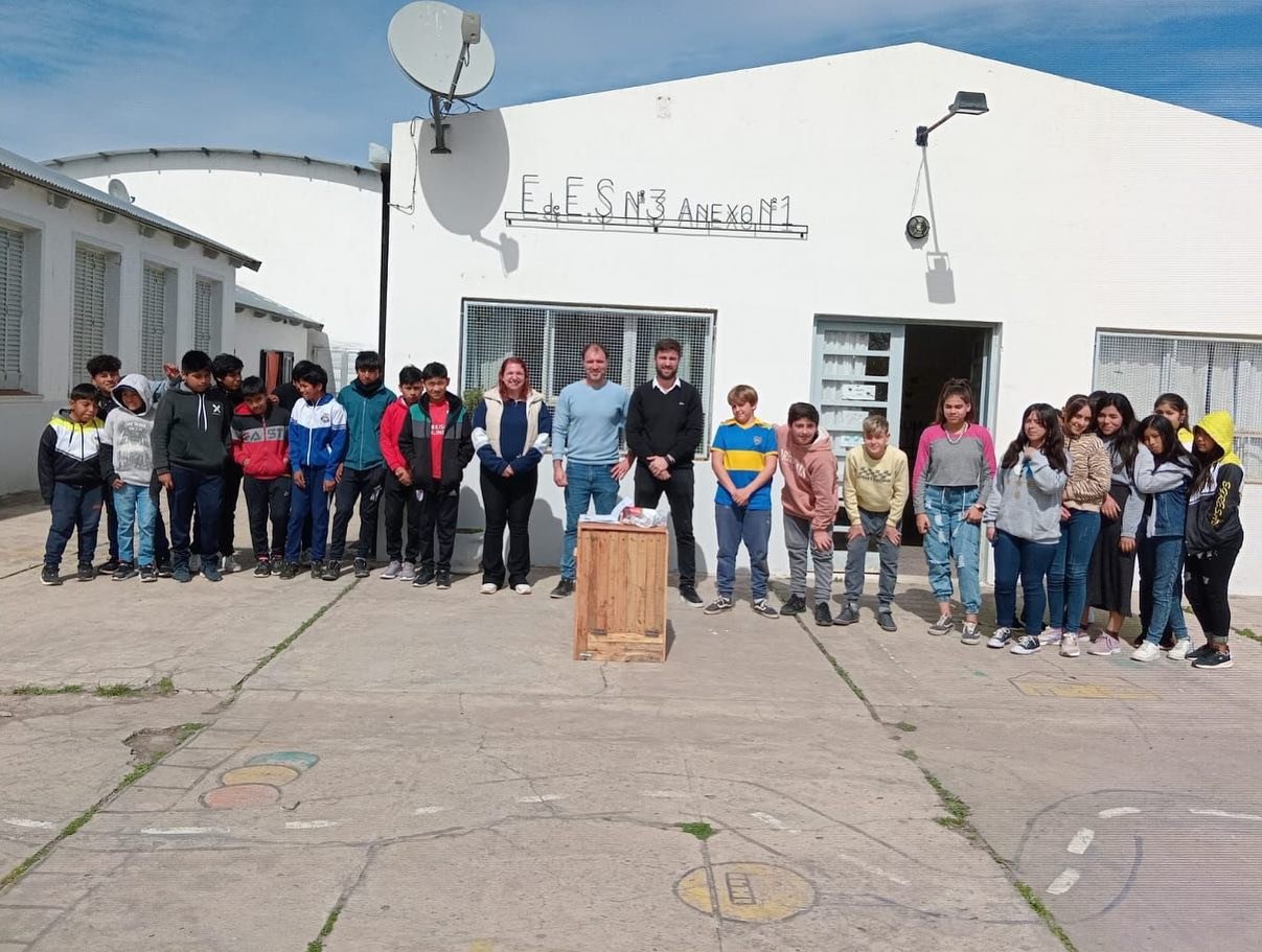 Charla sobre cuidado del medio ambiente para alumnos de la Escuela del Paraje Starace