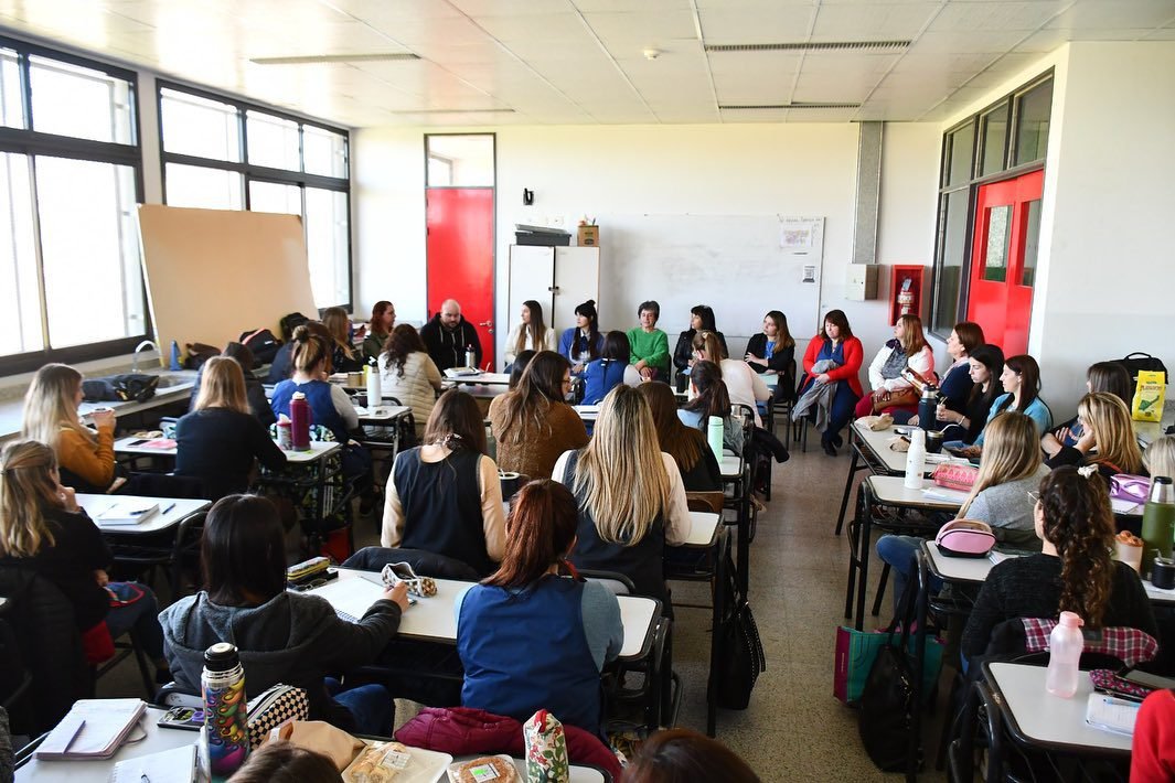 Jornada sobre violencia en el marco del proyecto «La Mesa va a la escuela»