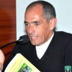 El Padre Carlos Warton presenta en el Barragán su libro «Besos al cielo»